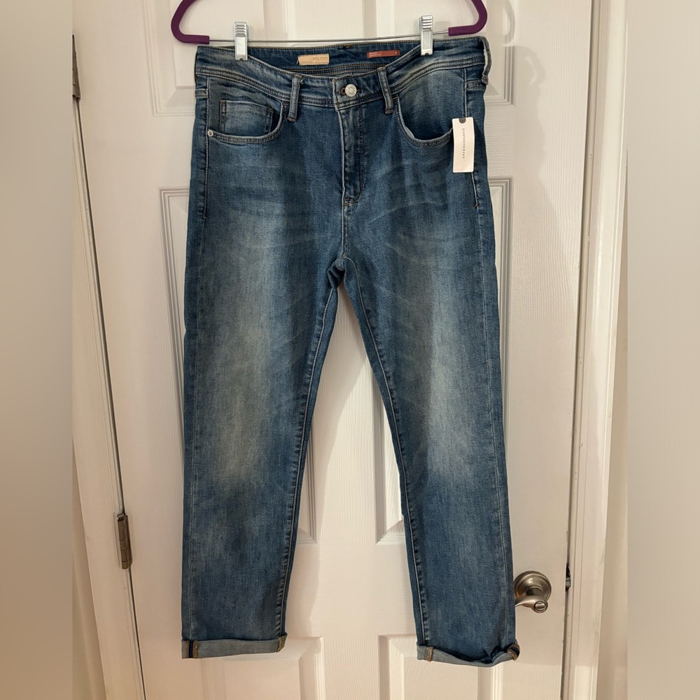 NWT Pilcro Denim Cropped Slim Boyfriend Jeans - Size 30